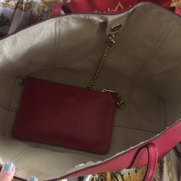 Dolce & Gabbana “Dauphine Escape” Red Tote - Picture 5 of 8